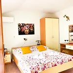 Marvil Cozy With Private Terrace And Free Parking Krk Town