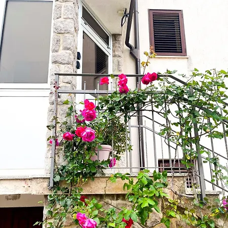 شقة Marvil Cozy With Private Terrace And Free Parking