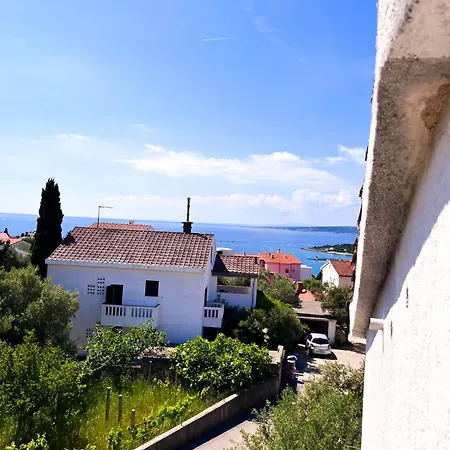 Marvil Cozy With Private Terrace And Free Parking Lägenhet Krk Town