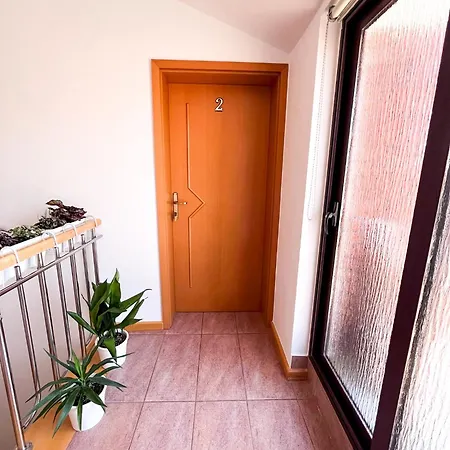 Marvil Cozy With Private Terrace And Free Parking
