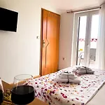 Marvil Cozy With Private Terrace And Free Parking *