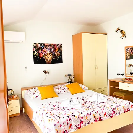 Marvil Cozy With Private Terrace And Free Parking Krk Town
