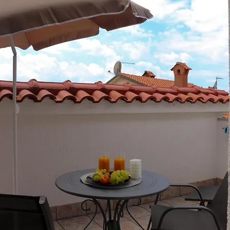Marvil Cozy With Private Terrace And Free Parking Krk Town