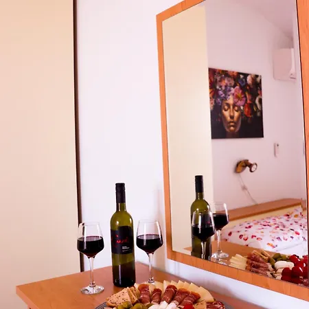 Marvil Cozy With Private Terrace And Free Parking * Krk Town