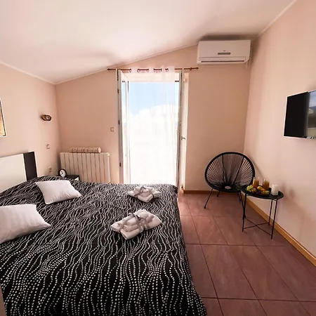 Apartament Marvil Cozy With Private Terrace And Free Parking