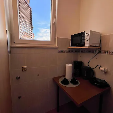 Marvil Cozy With Private Terrace And Free Parking * Krk Town