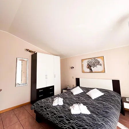 Marvil Cozy With Private Terrace And Free Parking Apartament Krk Town