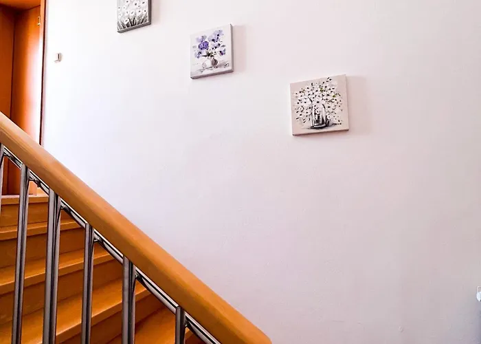 Marvil Cozy With Private Terrace And Free Parking Apartman