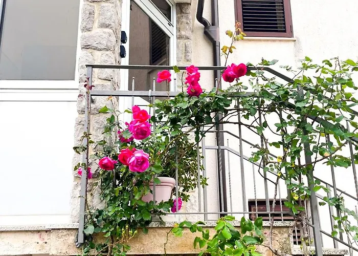 Apartman Marvil Cozy With Private Terrace And Free Parking