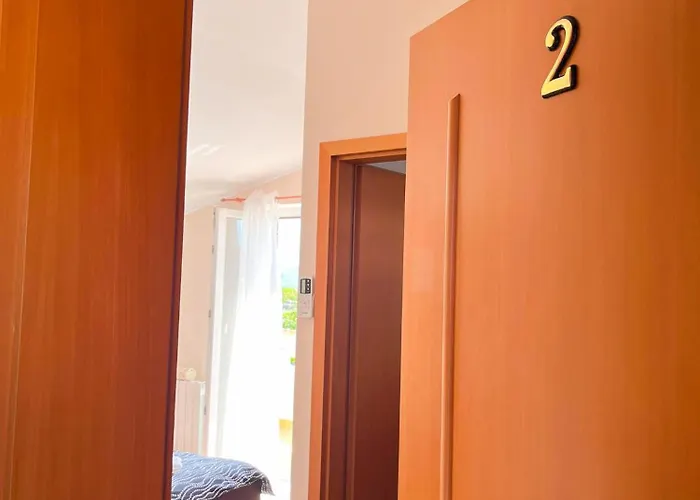 Apartman Marvil Cozy With Private Terrace And Free Parking Krk Town