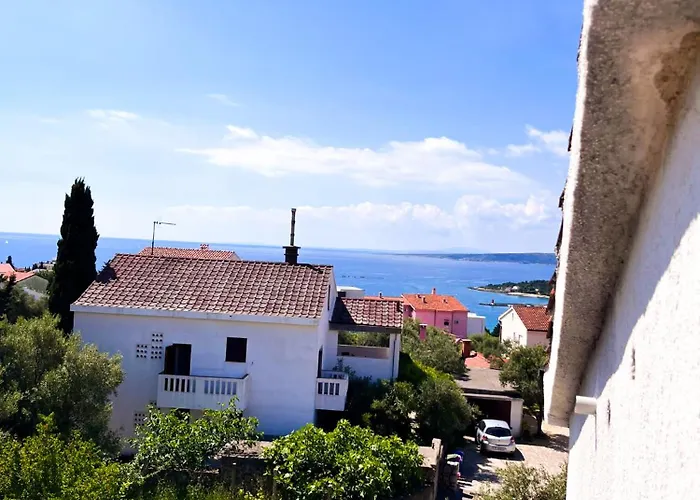 Marvil Cozy With Private Terrace And Free Parking Apartman Krk Town