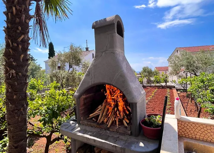 Marvil Cozy With Private Terrace And Free Parking
