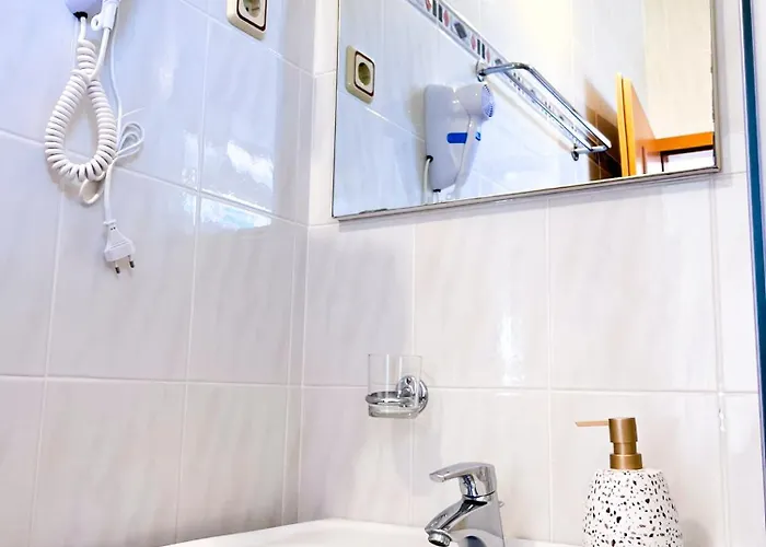 Apartman Marvil Cozy With Private Terrace And Free Parking Krk Town