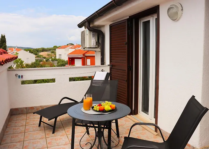 Marvil Cozy With Private Terrace And Free Parking Apartman *