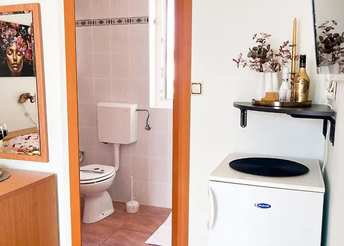Marvil Cozy With Private Terrace And Free Parking Apartman Krk Town