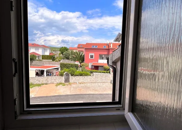 Marvil Cozy With Private Terrace And Free Parking