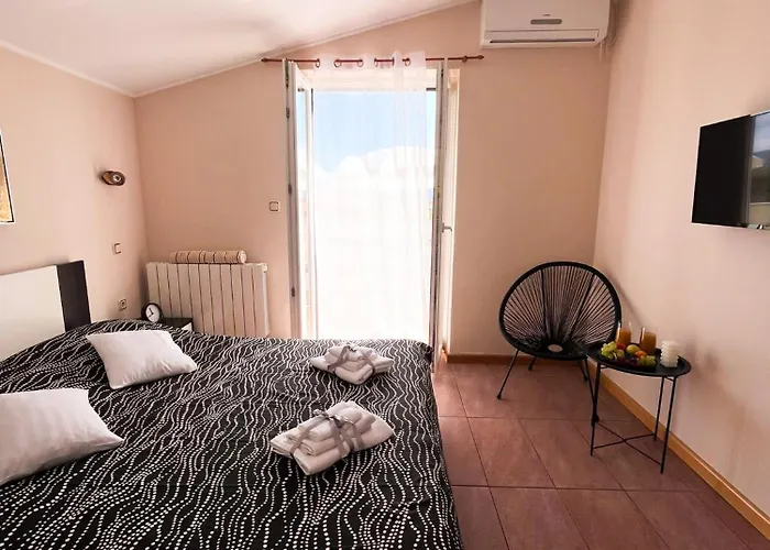Apartman Marvil Cozy With Private Terrace And Free Parking