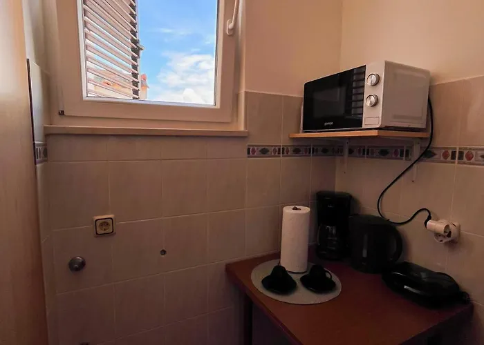 Marvil Cozy With Private Terrace And Free Parking * Krk Town